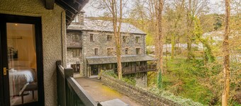 Tree Tops at The Falls -  3-bedroom duplex, stroll into Ambleside