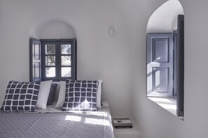 1 bedroom, in-room safe, iron/ironing board, free WiFi