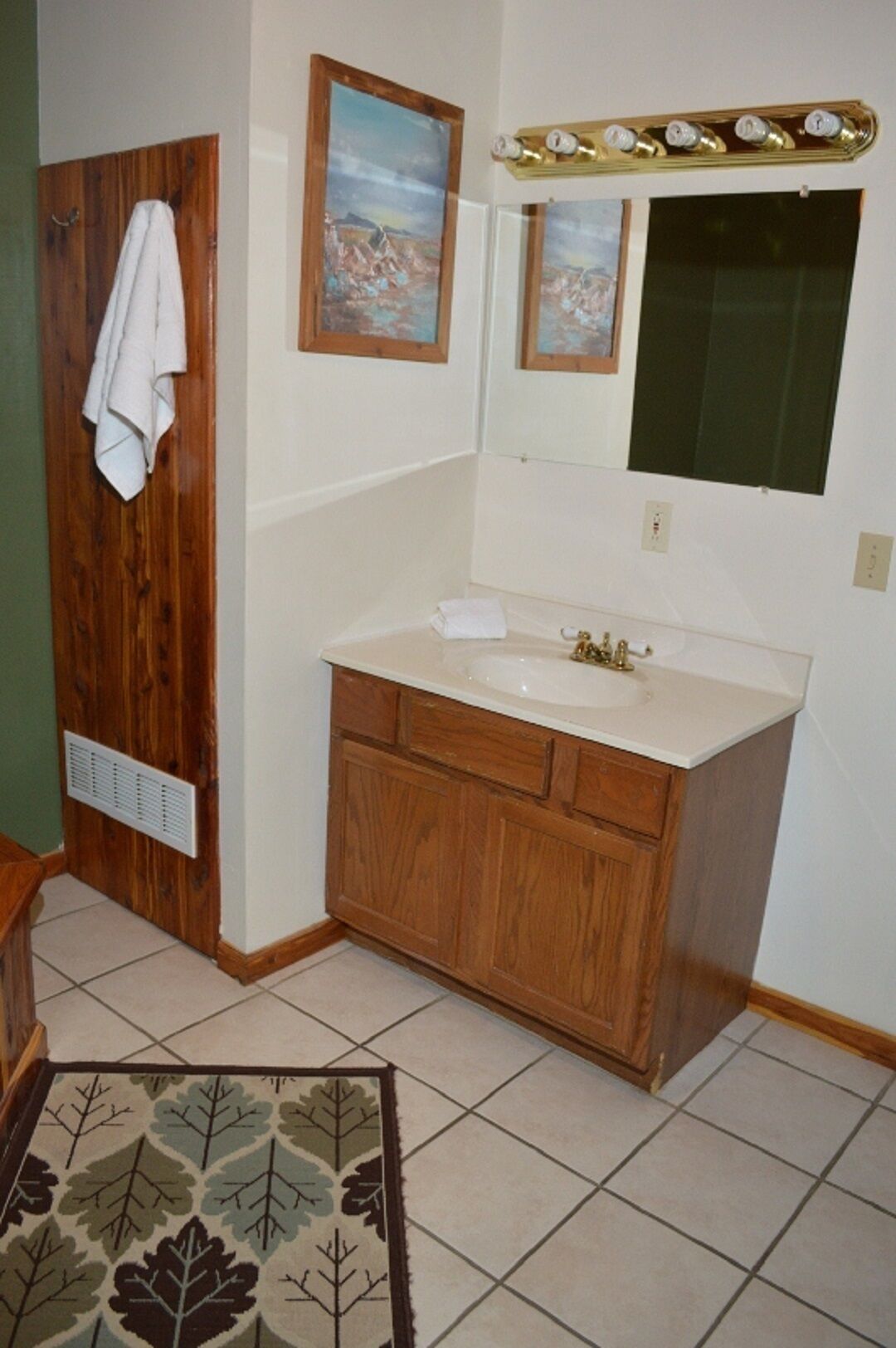 Opimum cabin 12 with Jacuzzi and HOT TUB on Patoka Lake in Southern Indiana