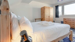 Basic-Haus, Mehrere Betten | 2 Schlafzimmer, laptopgeeigneter Arbeitsplatz, Bügeleisen/Bügelbrett