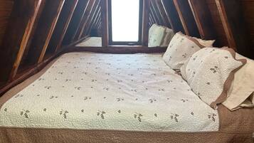 1 chambre, lit parapluie, Wi-Fi gratuit, draps fournis