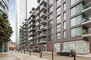 Basic Apartment, Multiple Beds | Exterior - Superb 2-bed Flat W Stunning Rooftop nr The City (London)