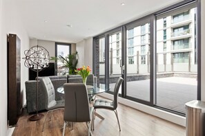 Basic Apartment, Multiple Beds | Living room