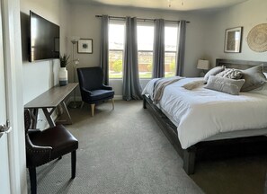 4 bedrooms, desk, iron/ironing board, free WiFi - Red Rock Landing- spacious & luxurious 4 bed/4 bath townhouse near Zion w/ VIEW! (Washington)