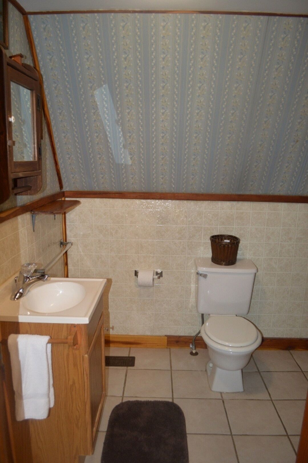 Cedar A Frame Chalet cabin 6 with HOT TUB on Patoka Lake So. Indiana