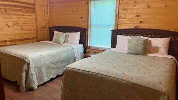 4 makuuhuonetta, silitysrauta/-lauta, vauvan matkasänky, ilmainen Wi-Fi