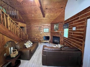 Smart TV, fireplace, video games, DVD player - Patoka Lake Deluxe with Hot Tub Cabin #20 at Patoka 4 Seasons Resort (Eckerty)
