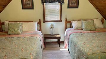 2 bedrooms, travel cot, free WiFi, bed sheets