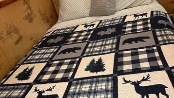 2 bedrooms, travel crib, free WiFi, bed sheets