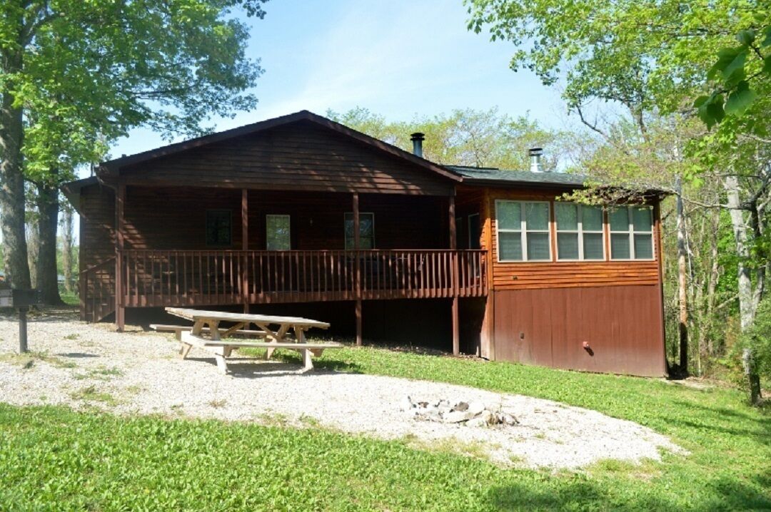 Solarium 4 bedroom 2 bath cabin #16 on Patoka Lake in Southern Indiana