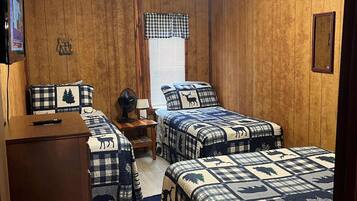 2 bedrooms, travel crib, WiFi, bed sheets