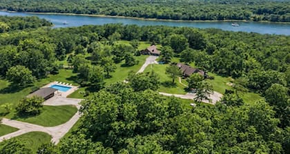 Patoka Lake Adjoining Cabin #7A at Patoka 4 Seasons Resort