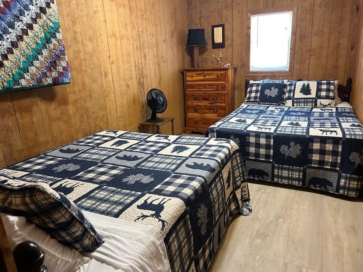 2 quartos, berço de viagem, Wi-Fi de cortesia, roupa de cama