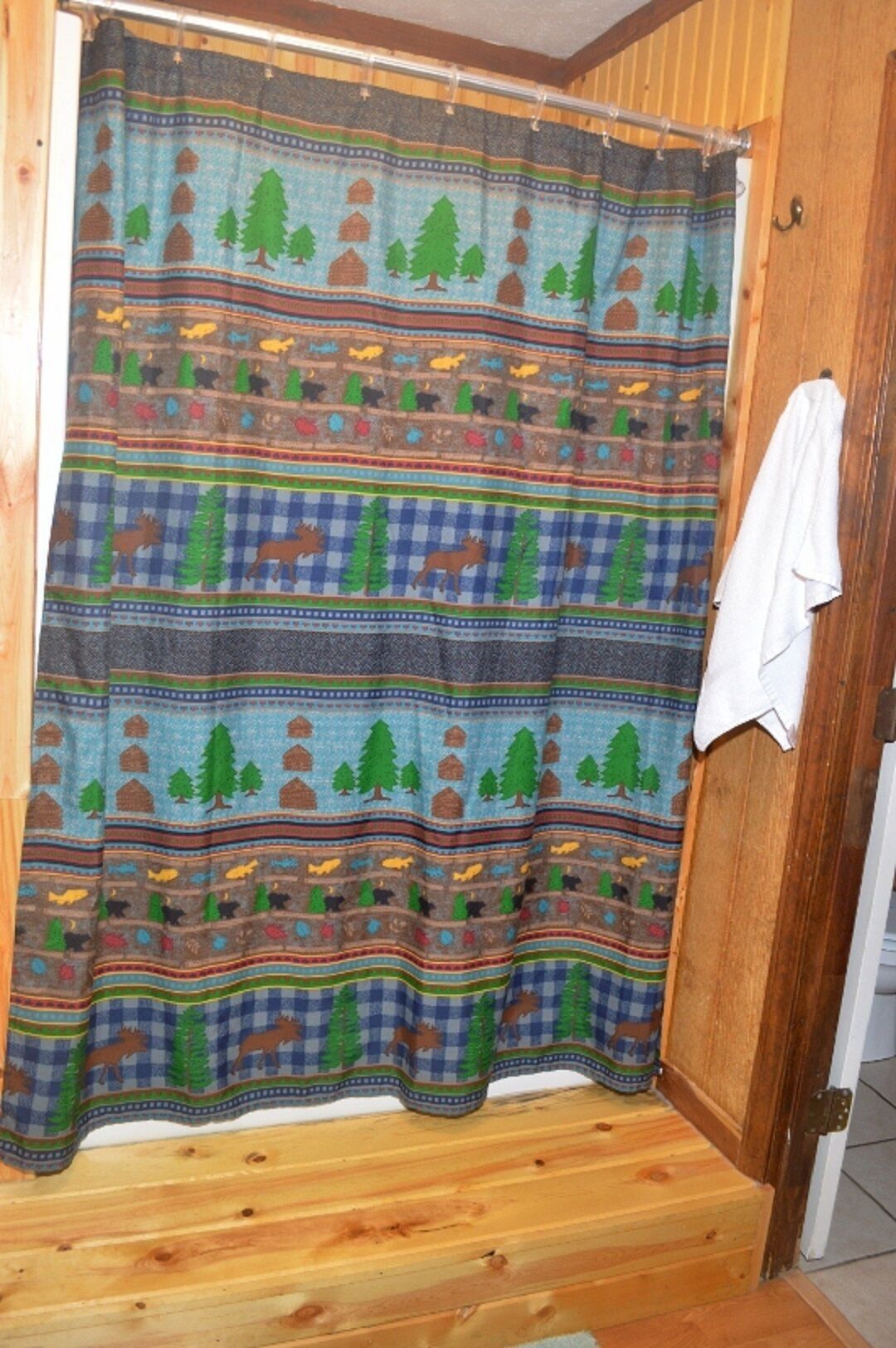 Adjoining cabin 7B 2 bedroom sleeps 8. Located on Patoka Lake Southern Indiana