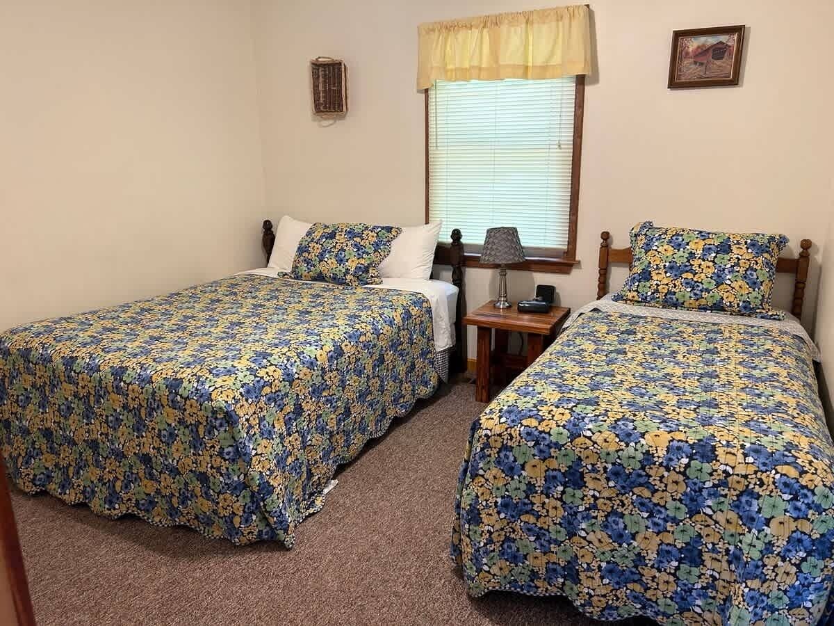 2 bedrooms, iron/ironing board, travel cot, free WiFi
