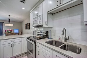 Condo (Jamaica Royale 2BR TownHome) | Exterior - Jamaica Royale Townhome #3 - Steps To Pool & Beach (Siesta Key)
