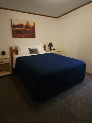 3 quartos, ferros/tábuas de passar roupa, berço de viagem