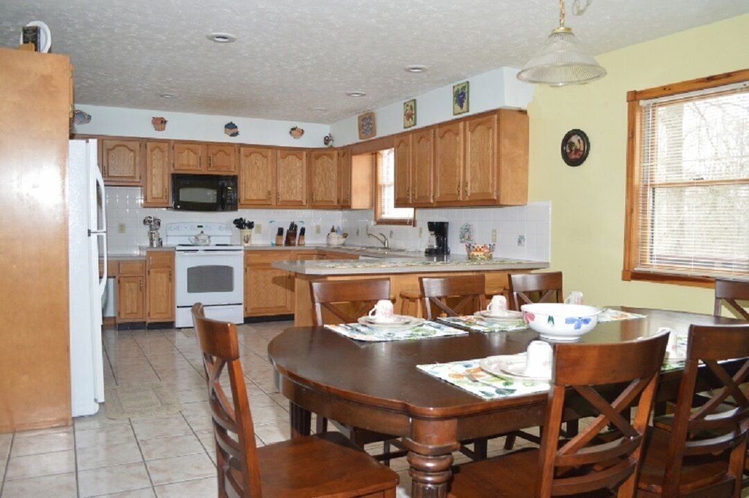 Luxury Family Home #21 4 bdrm with HOT TUB on Patoka Lake in Southern Indiana