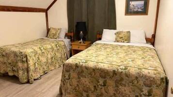 4 bedrooms, iron/ironing board, travel cot, free WiFi