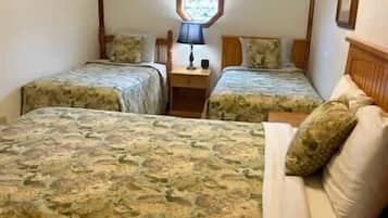 4 habitaciones, tabla de planchar con plancha y cuna de viaje