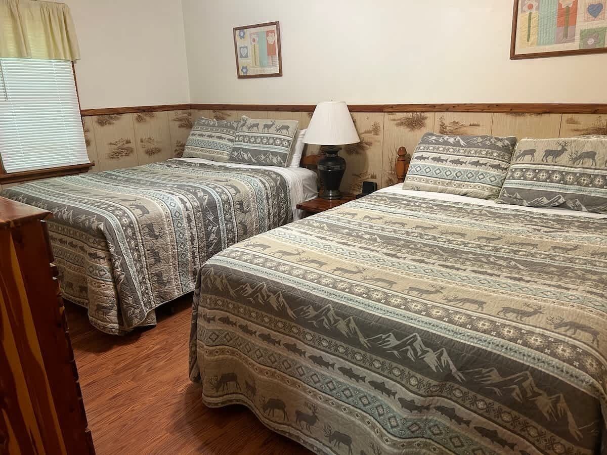 2 bedrooms, iron/ironing board, travel cot, free WiFi