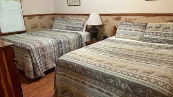 2 bedrooms, iron/ironing board, travel cot, free WiFi