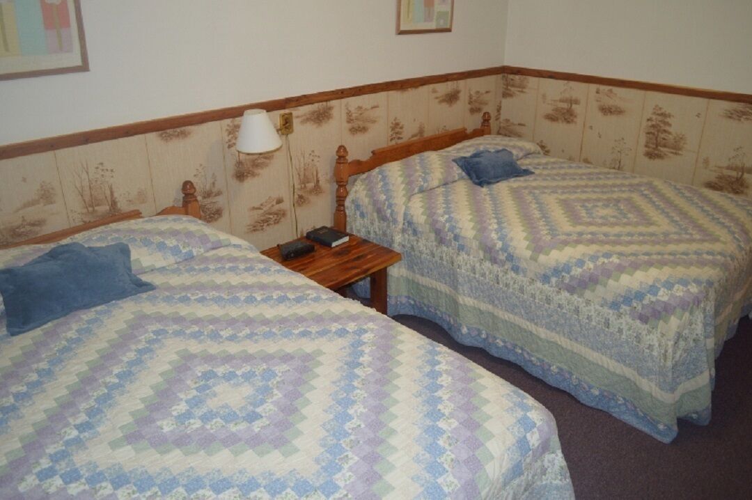 deluxe cabin 10 with jacuzzi bathtub inside on Patoka Lake in Southern Indiana