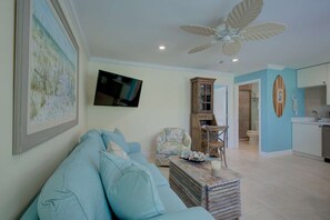 Condo (LuLu's Key House Green 1/1 Upstairs) | Exterior