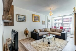 Comfort Apartment | Living area | 55-inch LCD TV with cable channels, TV - Apartment Tara (Split)