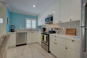 Apartamento (LuLu's Key House Leatherback 2/2 Down) | Exterior