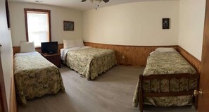 3 chambres, fer et planche à repasser, lit parapluie, Wi-Fi gratuit