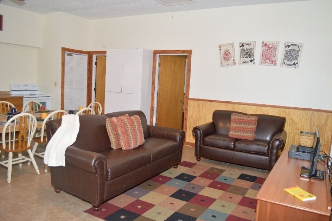 Cabin #25 Arcadia with game room  located on Patoka Lake in Southern Indiana