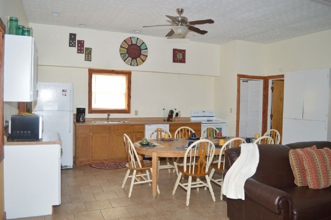 Cabin #25 Arcadia with game room  located on Patoka Lake in Southern Indiana