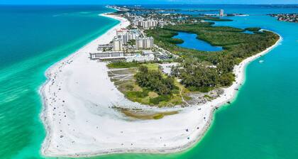 Minorga in Siesta Key Village