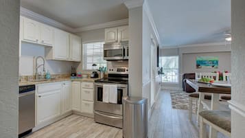 Condo (Minorga in Siesta Key Village) | Exterior
