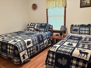 2 bedrooms, travel cot, free WiFi, bed sheets