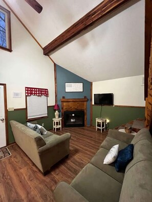 Smart-TV, Kamin, Videospiele, DVD-Player