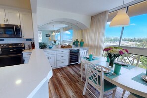 Exterior - Palm Bay Club 7th-floor Oceanfront Condo on Private Beach (Siesta Key)