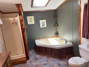 Combined shower/bathtub, hair dryer, towels, soap - Patoka Lake Family Style Home #18 at Patoka 4 Seasons Resort (Eckerty)