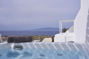 Tina de hidromasaje al aire libre