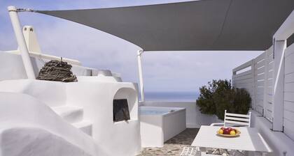 Fava Eco Suites - Grand Suite with Outdoor Private Jetted Tub