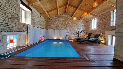 Demeure de charme La KATORA 4**** avec piscine intérieure chauffée 28°