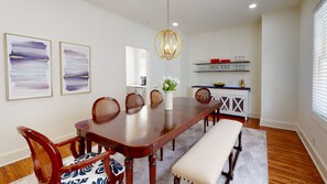 Dining - HISTORIC HOME ON MUSIC ROW CLOSE TO VANDY AND DOWNTOWN (Nashville)
