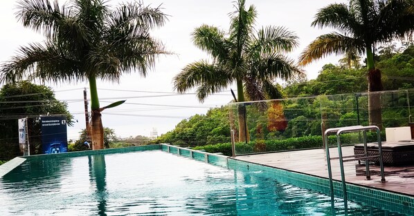 Outdoor pool - Loft Max Haus Praia Brava Itajaí/Camboriú beach (SC)