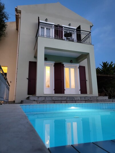 Four bedroom villa with private pool with stunning views and beautiful sunsets