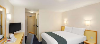 Days Inn by Wyndham Sutton Scotney South