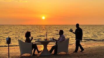 Private beach, scuba diving, beach volleyball