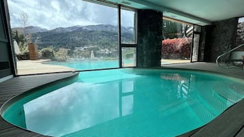 Piscina coperta, piscina all'aperto