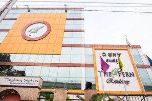 A multi cuisine bar and restaurant named Tingling Spices and a hotel named The Fern Residency. - The Fern Residency Yeshwanthpur (Bengaluru)