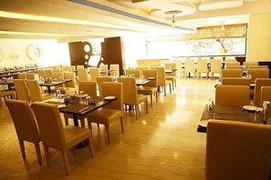 Dining - The Fern Residency Yeshwanthpur (Bengaluru)